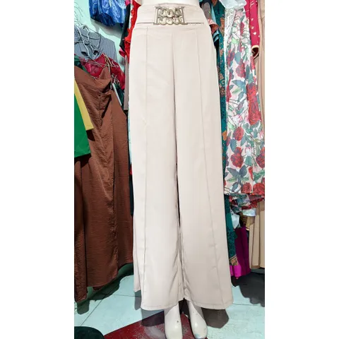 Quần Ống Rộng sang trọng Giá 290k Hàng cao cấp Màu nude Size SML mặc đẹp Phía trước đai, phía sau bo chun co giãn dễ mặc