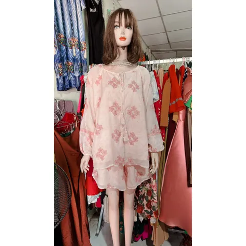 (Ảnh chụp thật) Set tơ hoa thêu cúc ngọc dây chuông phối quần sooc sang chảnh, quần có sẵn 2 túi Giá 390k/ cả set