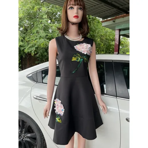 Đầm đính kết siêu đẹp