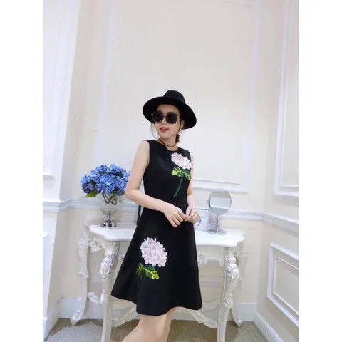 Đầm đính kết siêu đẹp