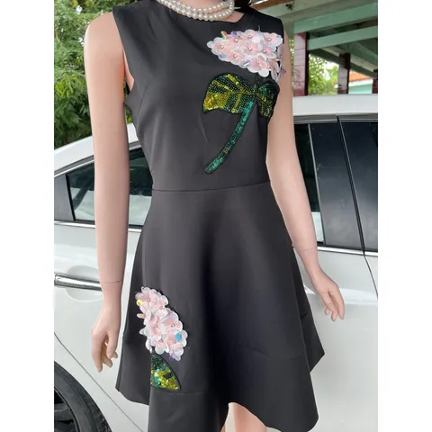 Đầm đính kết siêu đẹp