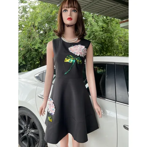 Đầm đính kết siêu đẹp