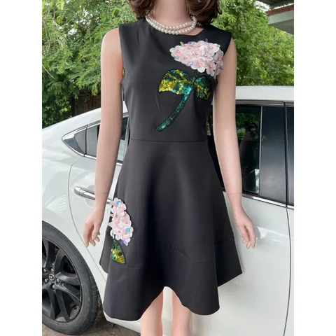 Đầm đính kết siêu đẹp