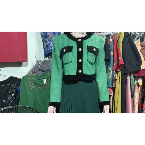 ✔  áo khoác ngoài Dạ Tweed hay mặc làm áo đều được ,Đệm Vai tỉ mỉ Màu xanh phối viền đen nút vàng siêu đẹp Hàng có sẵnáo