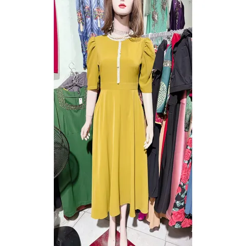 Đầm dáng dài màu bơ Eo dưới 68cm mặc đẹp Chiều dài đầm 121cm Giá 320k