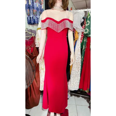Đầm dạ hội đuôi cá tay choàng phối lưới đính đá thủ công tỉ mỉ cao cấp, xẻ bên trái dễ đi lại, tôn đôi chân dài