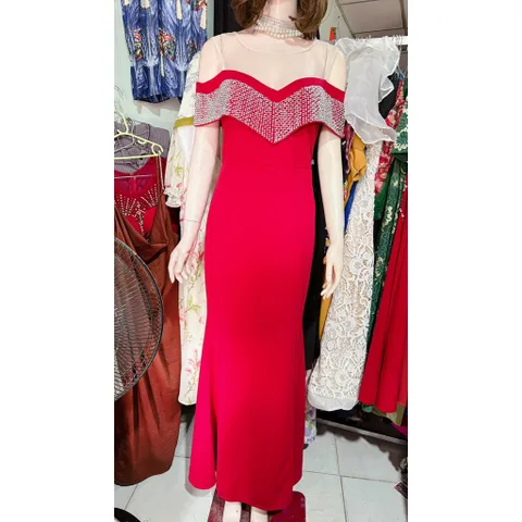 Đầm dạ hội đuôi cá tay choàng phối lưới đính đá thủ công tỉ mỉ cao cấp, xẻ bên trái dễ đi lại, tôn đôi chân dài