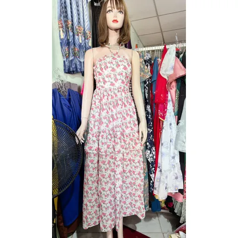 Đầm hoa nhí dáng dài cổ yếm đi biển đi du lịch siêu đẹp Hàng có sẵn giao ngay Phía sau có bo chun co giãn dễ mặc