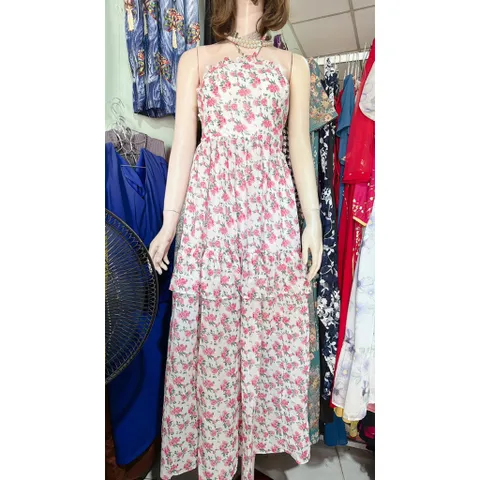 Đầm hoa nhí dáng dài cổ yếm đi biển đi du lịch siêu đẹp Hàng có sẵn giao ngay Phía sau có bo chun co giãn dễ mặc