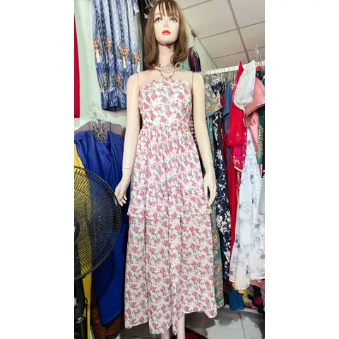Đầm hoa nhí dáng dài cổ yếm đi biển đi du lịch siêu đẹp Hàng có sẵn giao ngay Phía sau có bo chun co giãn dễ mặc