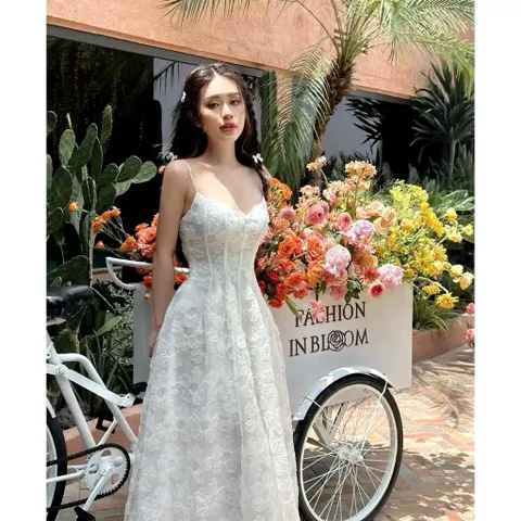 Đầm Dự Tiệc 2 Dây Dáng Dài Ren Hoa Nổi Kim Sa Siêu Sang cho Nàng ,Đầm maxi ren trắng 2s kim sa  Giá 450k Size S