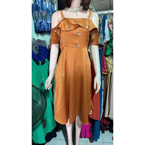Đầm Dự Tiệc 2 Dây Trễ Vai Phối Đá Sang Trọng - Hàng có sẵn giao ngay  Size SMLXL Chất liệu lụa Pháp sang trọng Màu cam