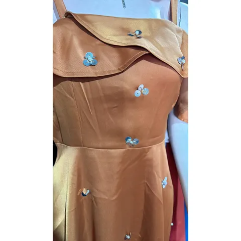 Đầm Dự Tiệc 2 Dây Trễ Vai Phối Đá Sang Trọng - Hàng có sẵn giao ngay  Size SMLXL Chất liệu lụa Pháp sang trọng Màu cam