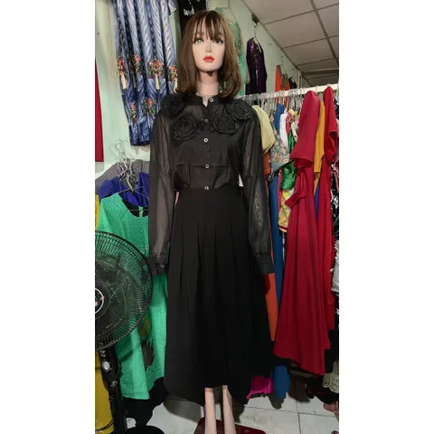 Set áo sơ mi + chân váy dáng dài Hàng coa sẵn giao ngay XL Màu đen Giá 420k/ cả set Chân váy tuyết mưa siêu đẹp+ áo