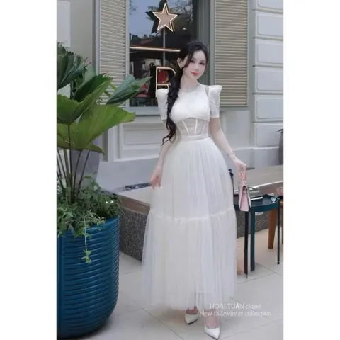 đầm ren thiết kế phối đá xinh Màu kem Size SM, eo dưới 72cm mặc đẹp, đúp lót 3 lớp Giá 390k Dáng dài, đầm dài 132cm