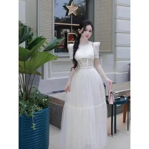đầm ren thiết kế phối đá xinh Màu kem Size SM, eo dưới 72cm mặc đẹp, đúp lót 3 lớp Giá 390k Dáng dài, đầm dài 132cm