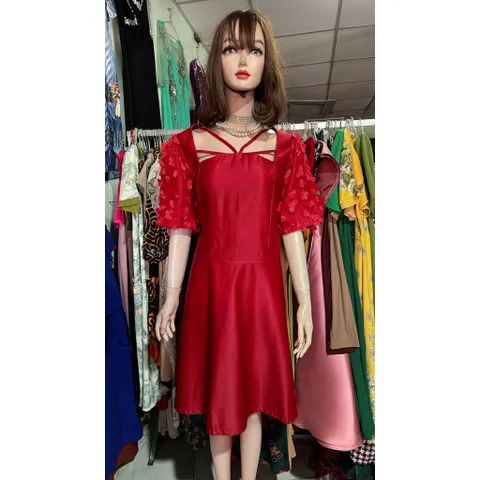 Đầm thiết kế đính kết hoa cổ yếm sang chảnh tiểu thư có big size Gía 390k Hàng có sẵn giao ngay 3XL Dưới 80kg mặc đẹp