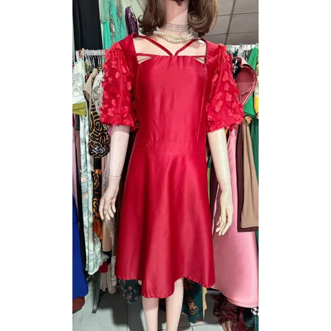 Đầm thiết kế đính kết hoa cổ yếm sang chảnh tiểu thư có big size Gía 390k Hàng có sẵn giao ngay 3XL Dưới 80kg mặc đẹp