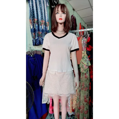 Áo kiểu viền đen Chất liệu thun len co giãn dễ mặc Giá 190k Hàng có sẵn giao ngay Áo trắng viền đen