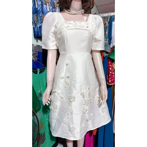 Đầm thiết kế đính kết hoa nổi màu kem Size SML  Hàng có sẵn giao ngay L Chất liệu tapta cao cấp Giá 390k