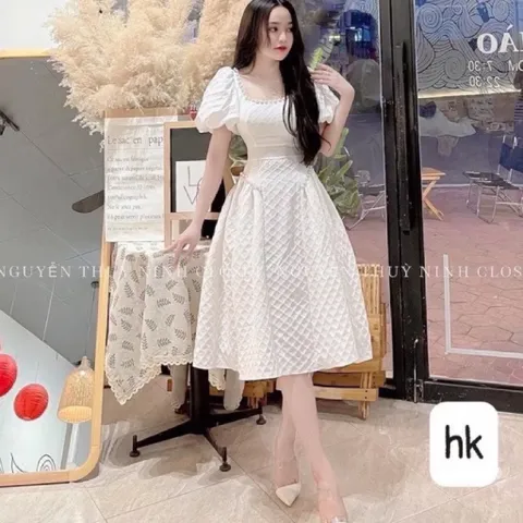 Đầm Dự Tiệc Đầm Gấm Cổ Vuông Đính Ngọc  Giá 390k Hang xịn cao cấp Màu trắng Hàng có sẵn giao ngay Eo dưới 76cm mặc