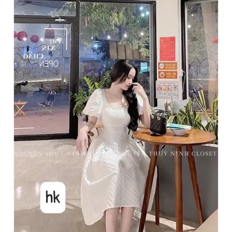 Đầm Dự Tiệc Đầm Gấm Cổ Vuông Đính Ngọc  Giá 390k Hang xịn cao cấp Màu trắng Hàng có sẵn giao ngay Eo dưới 76cm mặc