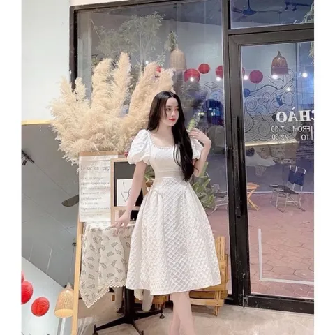 Đầm Dự Tiệc Đầm Gấm Cổ Vuông Đính Ngọc  Giá 390k Hang xịn cao cấp Màu trắng Hàng có sẵn giao ngay Eo dưới 76cm mặc