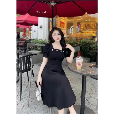 Đầm Nữ dáng dài Xòe Cổ Vuông TAG Đá Hang có sẵn giao ngay S, eo dứoi 68cm Giá 290k Màu đen