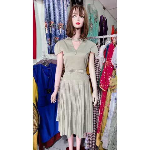 Đầm dập ly siêu đẹp Màu xanh mạ non Giá 290k Size S, eo dưới 70cm mặc đẹp Hàng chính chủ Mây