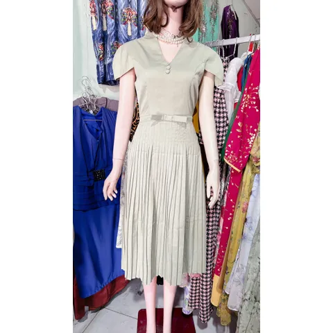 Đầm dập ly siêu đẹp Màu xanh mạ non Giá 290k Size S, eo dưới 70cm mặc đẹp Hàng chính chủ Mây