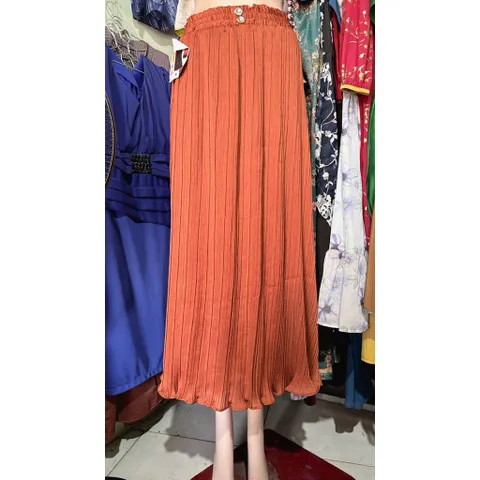 Chân Váy  dập  li  2 lớp  chun eo co giãn dễ mặc chất liệu vải voan chiphon  dài  váy 90cm Giá 250k Màu cam Đúp lót