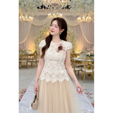 Đầm thiết kế ren phối lưới tiểu thư, tặng kèm hoa cài vintage thanh lịch Hàng có sẵn giao ngay L