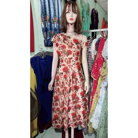 Đầm hoa lệch vai siêu đẹp Hàng có sẵn giao ngay 2XL Đủ size SMLXL2XL Đúp lót 2 lớp Giá 399k Dáng dài Chất liệu tơ nhẹ