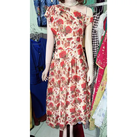 Đầm hoa lệch vai siêu đẹp Hàng có sẵn giao ngay 2XL Đủ size SMLXL2XL Đúp lót 2 lớp Giá 399k Dáng dài Chất liệu tơ nhẹ