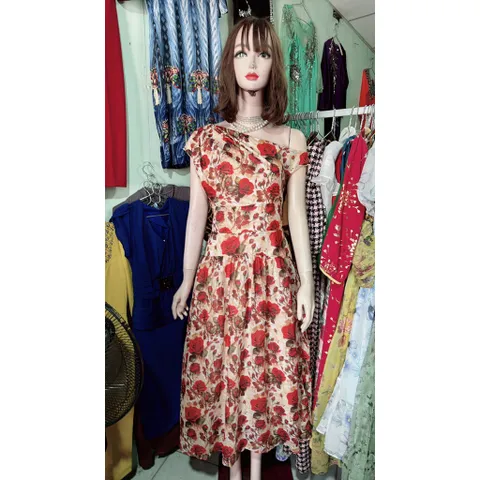 Đầm hoa lệch vai siêu đẹp Hàng có sẵn giao ngay 2XL Đủ size SMLXL2XL Đúp lót 2 lớp Giá 399k Dáng dài Chất liệu tơ nhẹ