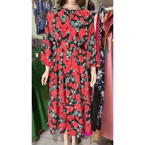 Đầm maxi hoa hồng mặc đi biển, du lịch, cafe... Dưới 70kg mặc đẹp, phía sau có bo chun co giãn dễ mặc Giá 290k