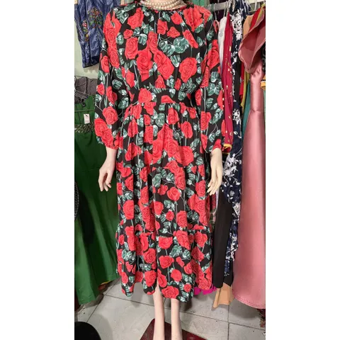 Đầm maxi hoa hồng mặc đi biển, du lịch, cafe... Dưới 70kg mặc đẹp, phía sau có bo chun co giãn dễ mặc Giá 290k