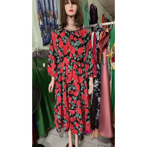 Đầm maxi hoa hồng mặc đi biển, du lịch, cafe... Dưới 70kg mặc đẹp, phía sau có bo chun co giãn dễ mặc Giá 290k