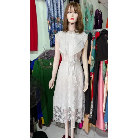 Đầm ren màu trắng dáng dài Size SML mặc đẹp Giá 390k Đúp lót 2 lớp Chiều dài đầm 115cm