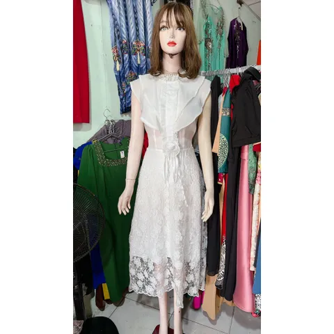 Đầm ren màu trắng dáng dài Size SML mặc đẹp Giá 390k Đúp lót 2 lớp Chiều dài đầm 115cm