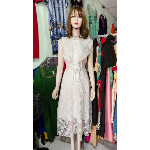 Đầm ren màu trắng dáng dài Size SML mặc đẹp Giá 390k Đúp lót 2 lớp Chiều dài đầm 115cm