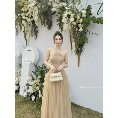 Đầm cổ yếm xòe lưới đính đá sang trong Màu kem Size SMLXL2XL Đúp lót 2 lớp Giá 299k Có sẵn mút ngực