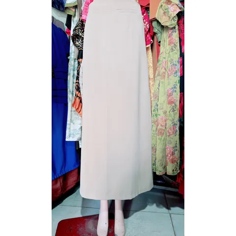 Chân Váy bút chì dài 100cm chất Vitex hàng cao cấp hàng 2 lớp dày đẹp Màu kem Giá 320k Size S, eo dươi 69cm mặc đẹp