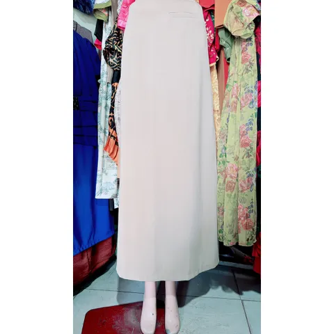 Chân Váy bút chì dài 100cm chất Vitex hàng cao cấp hàng 2 lớp dày đẹp Màu kem Giá 320k Size S, eo dươi 69cm mặc đẹp