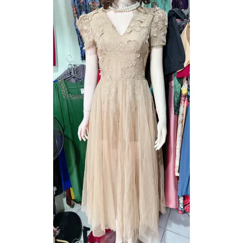 Đầm ren thiết kế sang trọng vải ren hoa nổi 2 lớp phối tung lưới voan chuẩn lên dáng siêu Đẹp dáng dài Màu nude