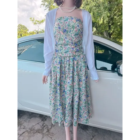 SET ĐẦM  cúp hoạ tiết HOA + KÈM KHOÁC CROP TRẮNG Hàng có sẵn giao ngay  Giá 290k/ cả set Size SM Hàng đẹp, có sẵn mút
