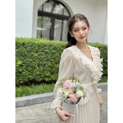 Đầm tay dài dập ly toàn bộ mặc đi biển đi du lịch đi chơi siêu đẹp Màu kem Dáng dài Giá 420k Size SMLXL mặc đẹp