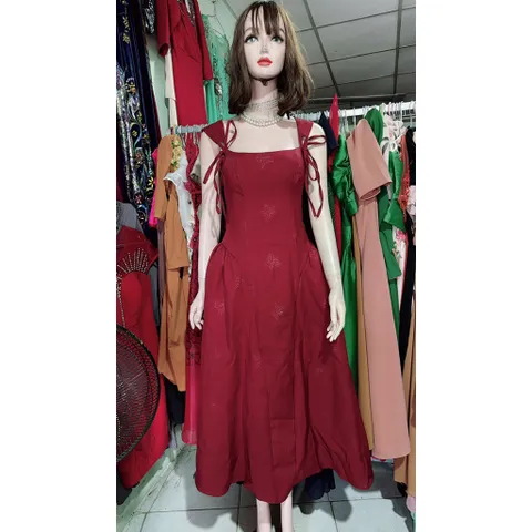ĐẦM THIẾT KẾ 2 DÂY 3D DÁNG dài XOÈ ,CHUN SAU EO TÔN DÁNG( freesize eo dưới 76cm mặc đẹp) Giá 390k Màu đỏ đô Hàng cao cấp