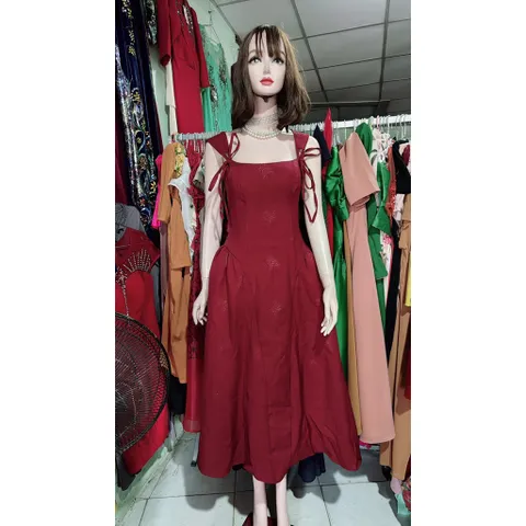 ĐẦM THIẾT KẾ 2 DÂY 3D DÁNG dài XOÈ ,CHUN SAU EO TÔN DÁNG( freesize eo dưới 76cm mặc đẹp) Giá 390k Màu đỏ đô Hàng cao cấp