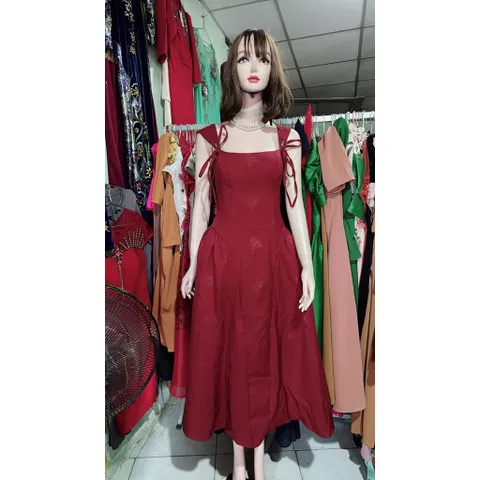 ĐẦM THIẾT KẾ 2 DÂY 3D DÁNG dài XOÈ ,CHUN SAU EO TÔN DÁNG( freesize eo dưới 76cm mặc đẹp) Giá 390k Màu đỏ đô Hàng cao cấp